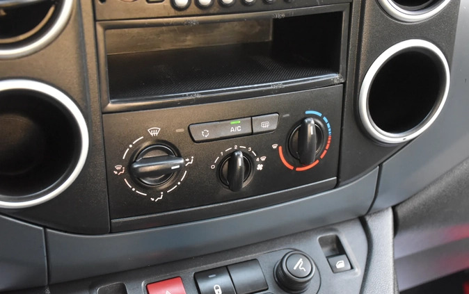 Peugeot Partner cena 25999 przebieg: 179206, rok produkcji 2011 z Darłowo małe 781